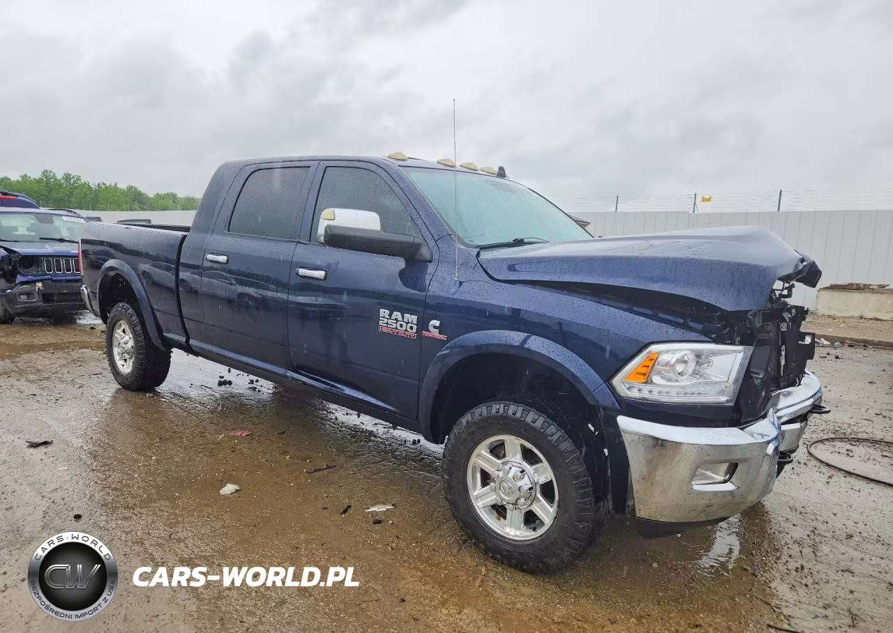 2013 Ram 2500 Laramie VIN:3C6UR5NL3DG558912 - 4