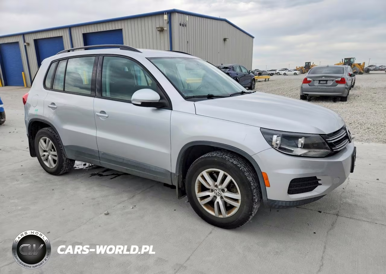 2015 Volkswagen Tiguan S VIN:WVGBV7AX3FW610040 - 4