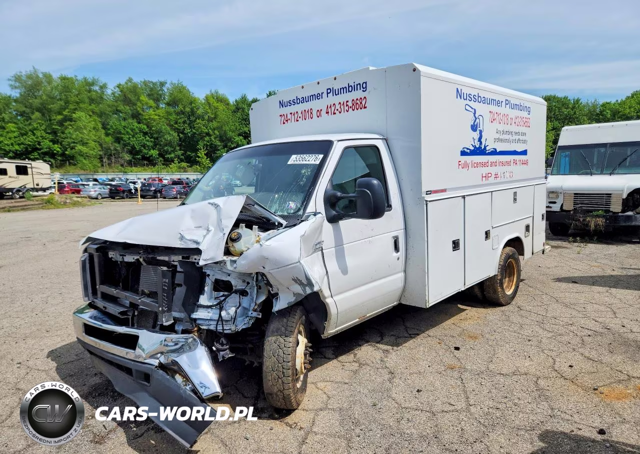 2021 Ford Econoline E350 Super Duty Cutaway Van
