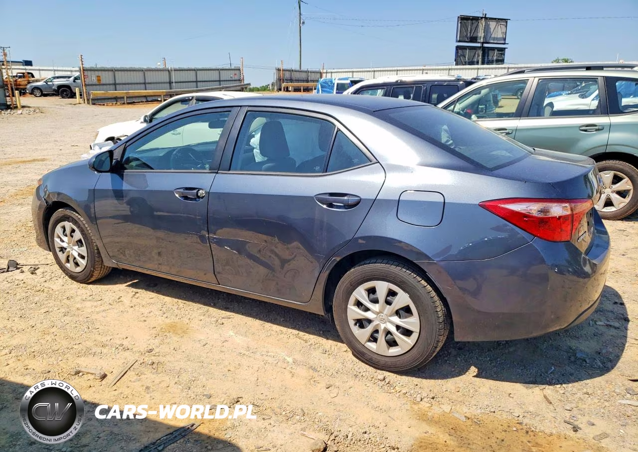 2018 Toyota Corolla L VIN:2T1BURHE4JC965579 - 2