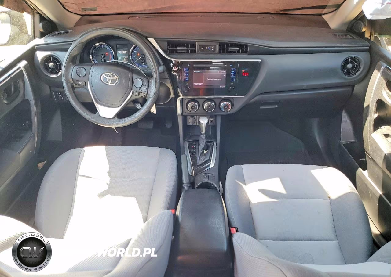 2018 Toyota Corolla L VIN:2T1BURHE4JC965579 - 8