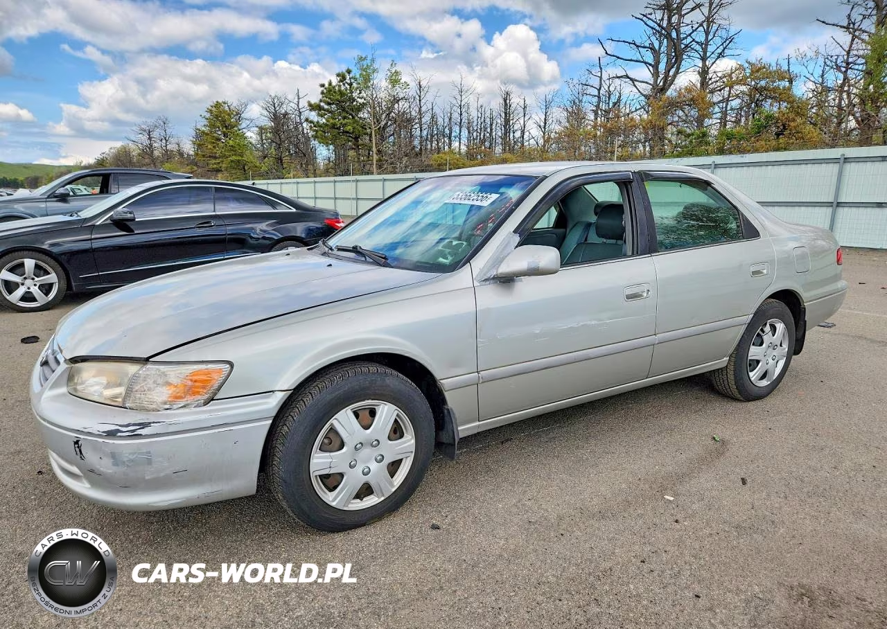 2000 Toyota Camry Le – zdjęcie 1 z 12