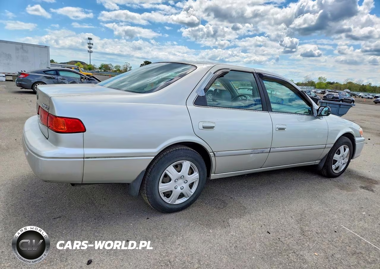 2000 Toyota Camry Le VIN:JT2BG22K2Y0487351 - 3