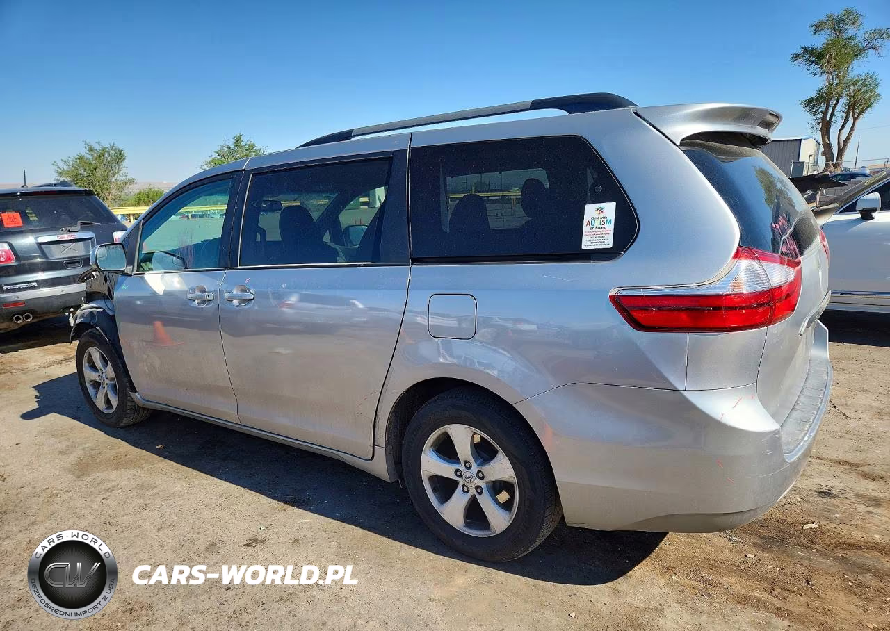 2015 Toyota Sienna Le VIN:5TDKK3DCXFS558467 - 2