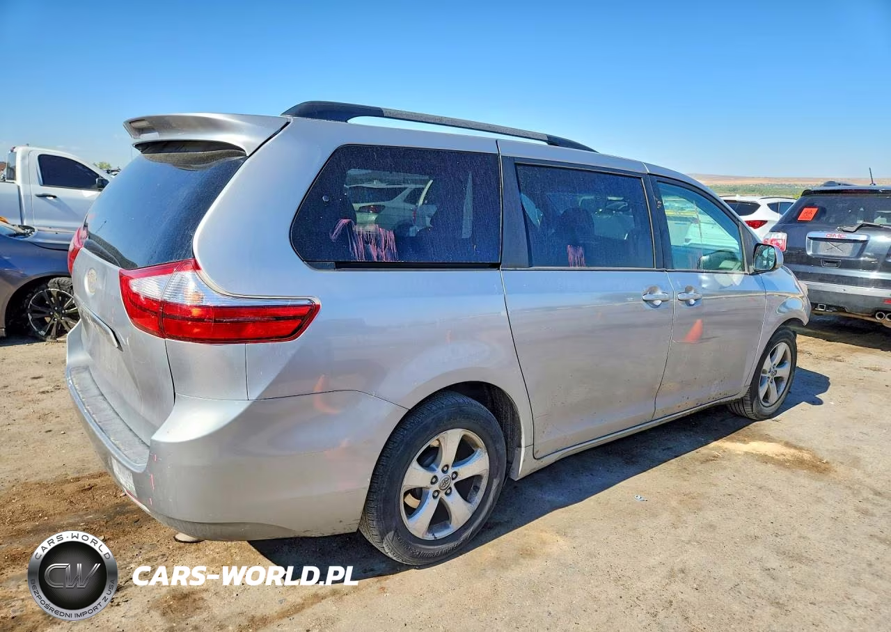 2015 Toyota Sienna Le VIN:5TDKK3DCXFS558467 - 3