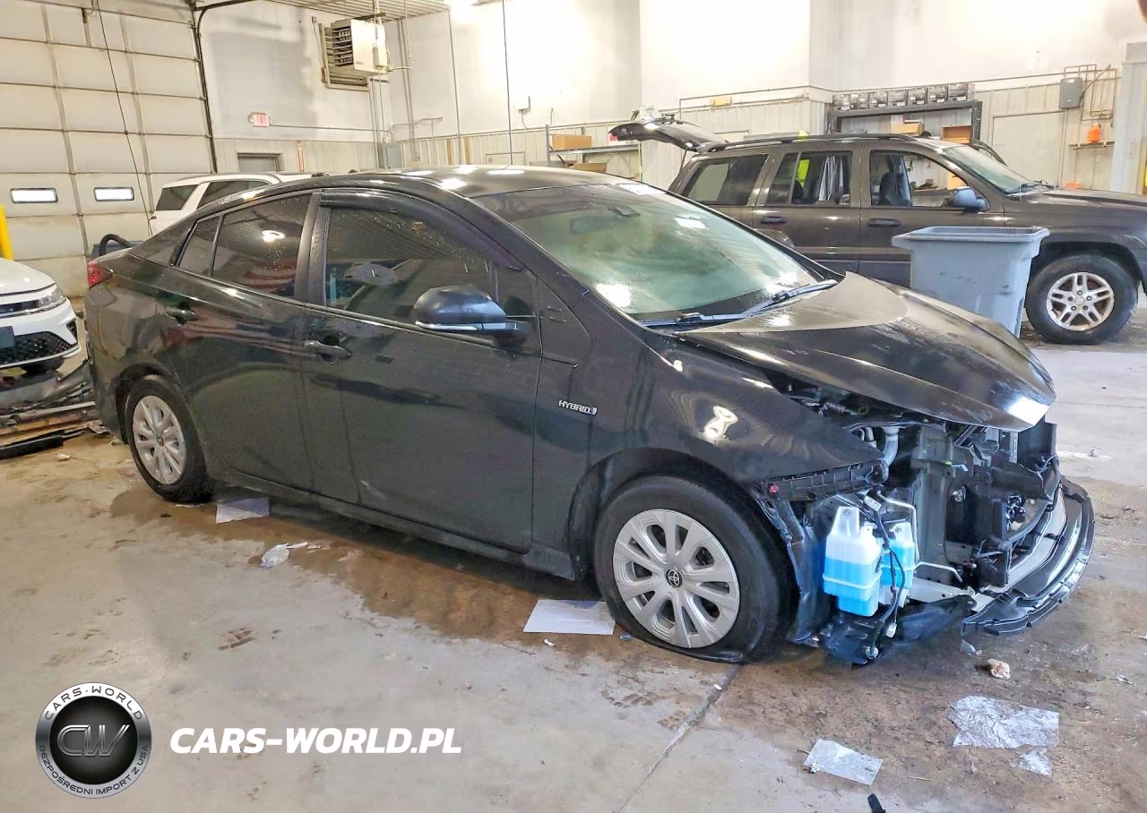2021 Toyota Prius Le VIN:JTDKAMFU5M3145837 - 4
