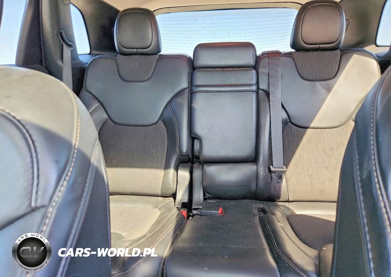 2018 Jeep Cherokee Latitude Plus VIN:1C4PJLLXXJD524577 - 10