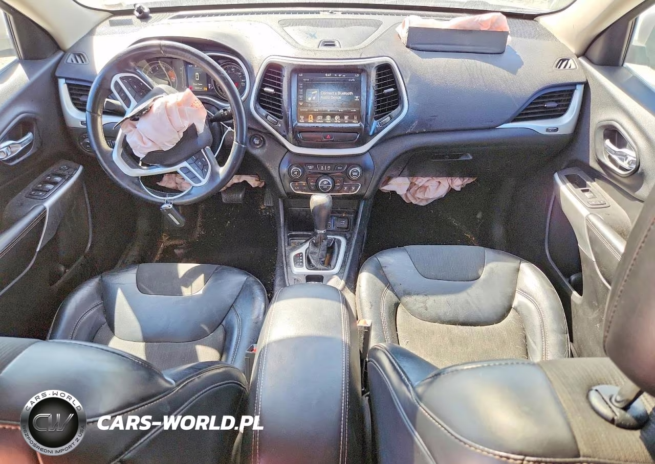 2018 Jeep Cherokee Latitude Plus VIN:1C4PJLLXXJD524577 - 8