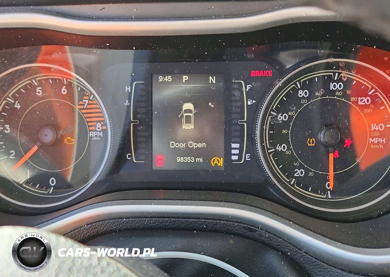 2018 Jeep Cherokee Latitude Plus VIN:1C4PJLLXXJD524577 - 9
