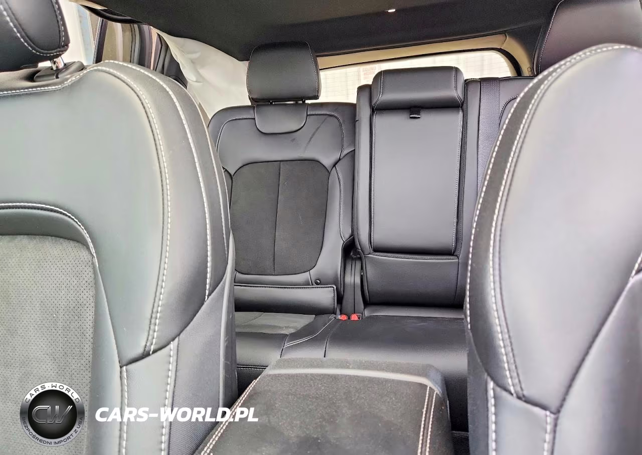 2025 Jeep Grand Cherokee Laredo VIN:1C4RJGAG7SC334519 - 10
