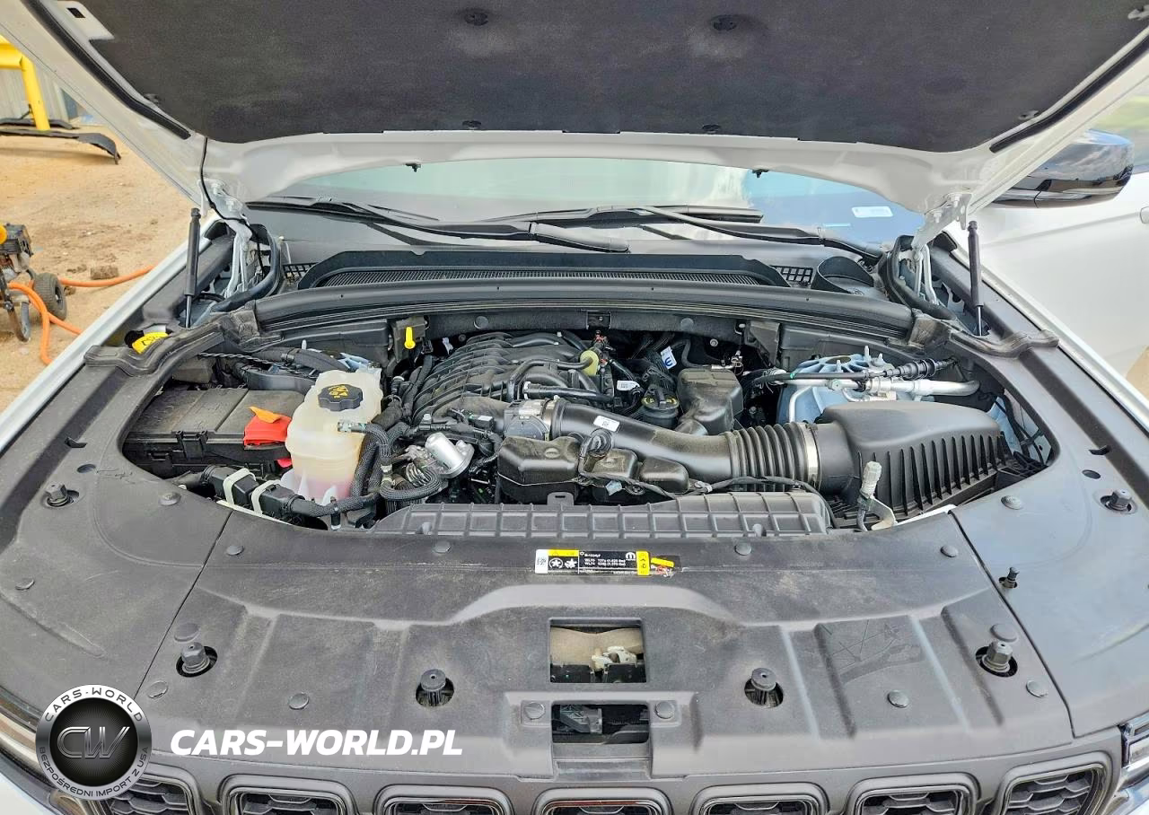 2025 Jeep Grand Cherokee Laredo VIN:1C4RJGAG7SC334519 - 12