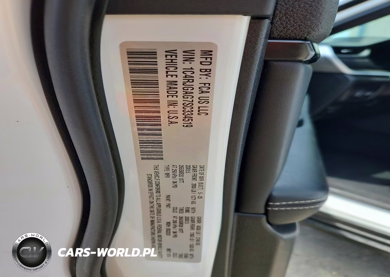 2025 Jeep Grand Cherokee Laredo VIN:1C4RJGAG7SC334519 - 13