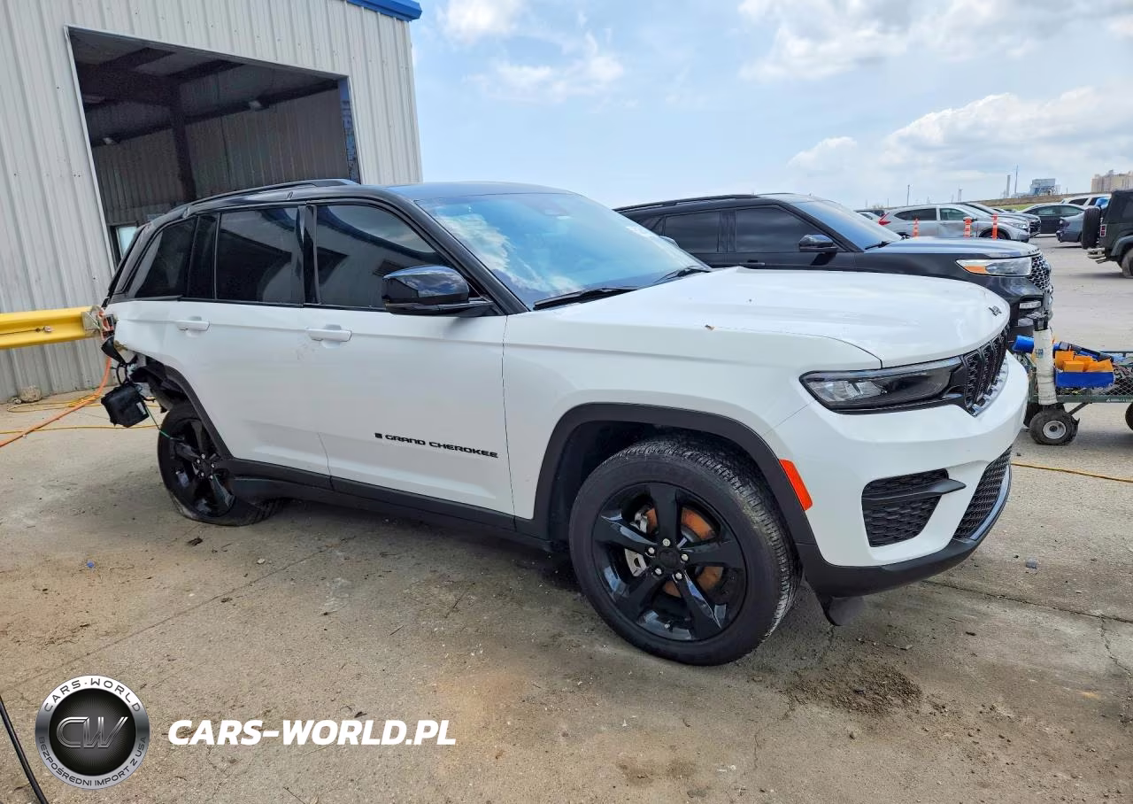 2025 Jeep Grand Cherokee Laredo VIN:1C4RJGAG7SC334519 - 4