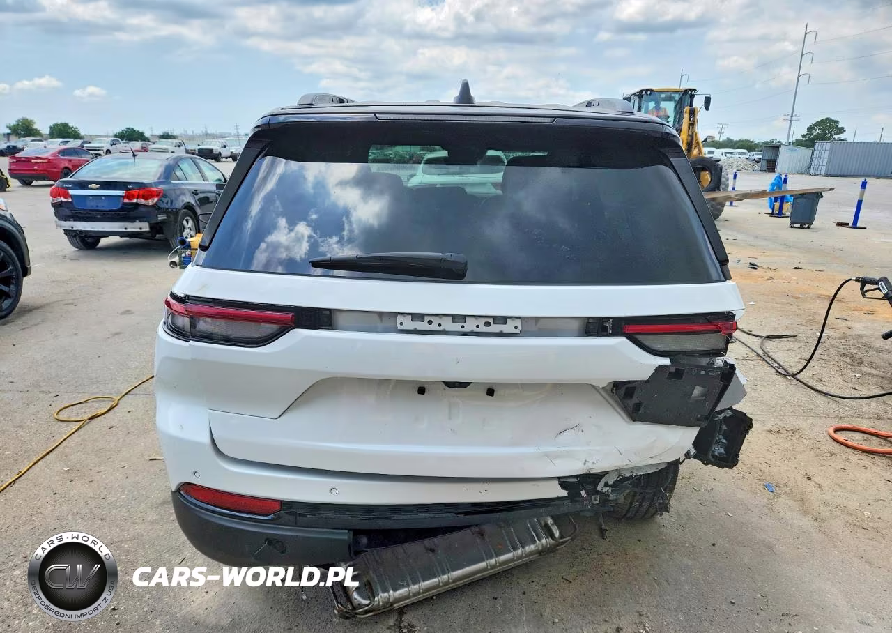 2025 Jeep Grand Cherokee Laredo VIN:1C4RJGAG7SC334519 - 6