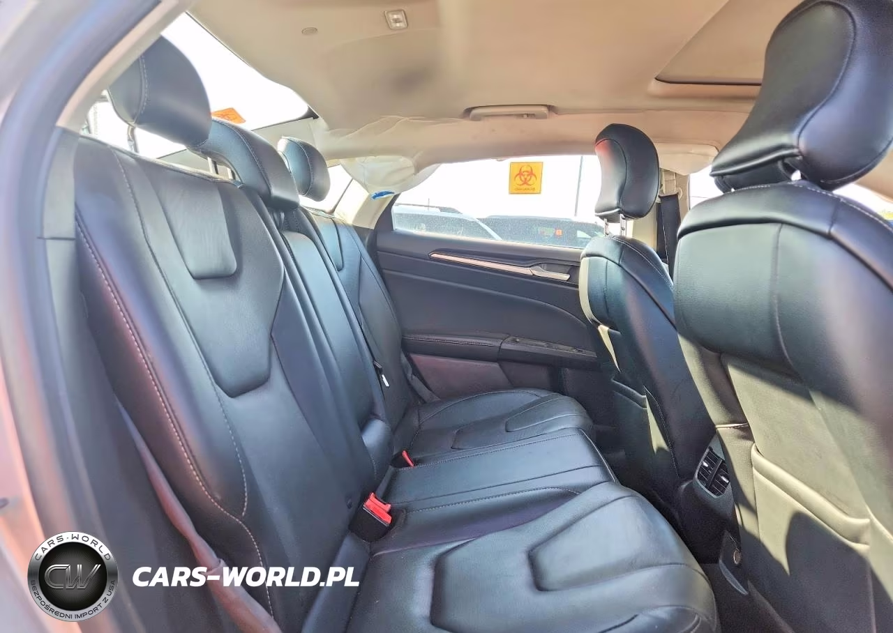 2019 Ford Fusion Titanium VIN:3FA6P0RU6KR259323 - 10