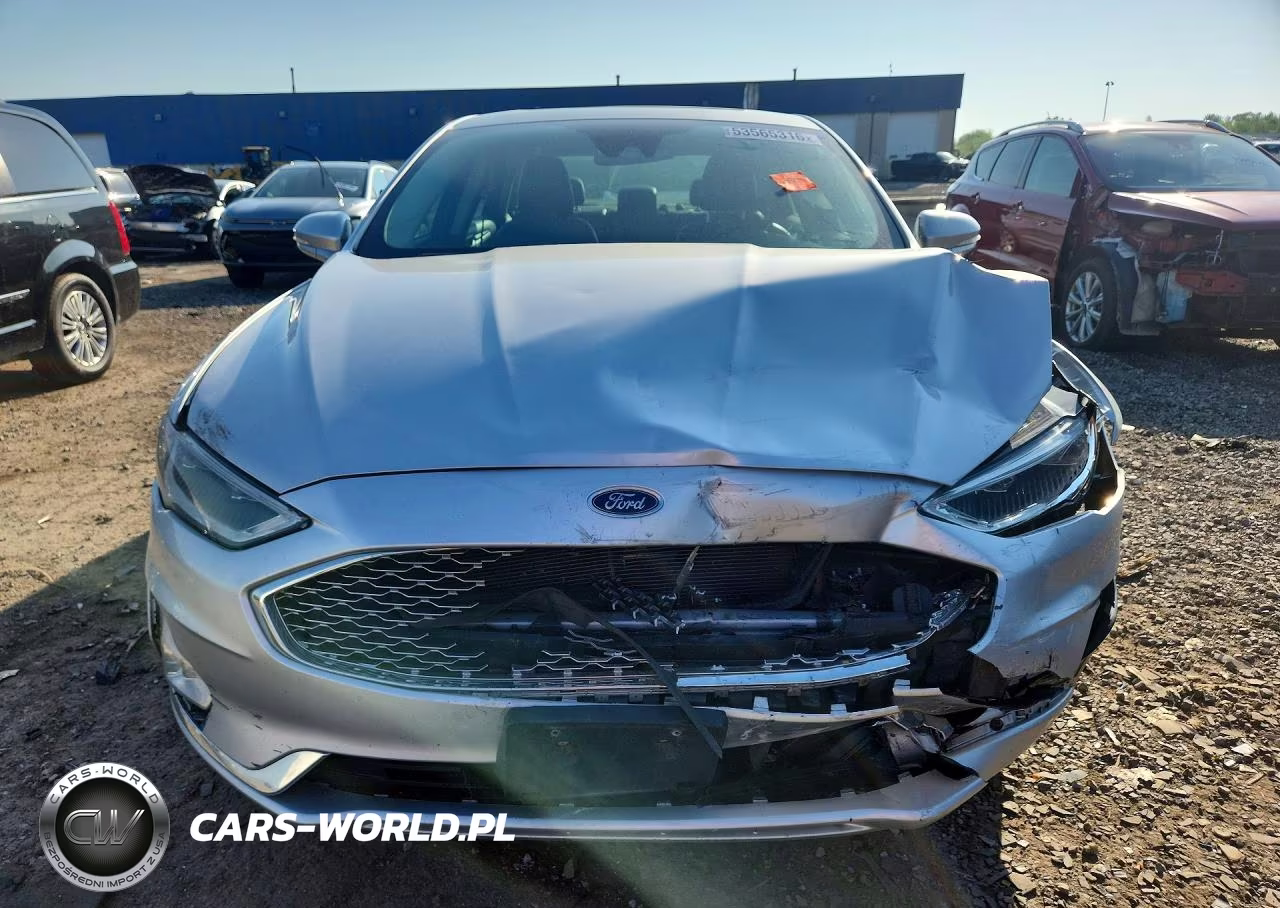2019 Ford Fusion Titanium VIN:3FA6P0RU6KR259323 - 5
