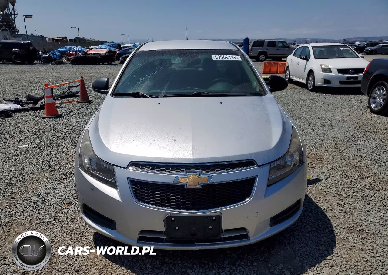 2012 Chevrolet Cruze Ls VIN:1G1PC5SH6C7203341 - 5