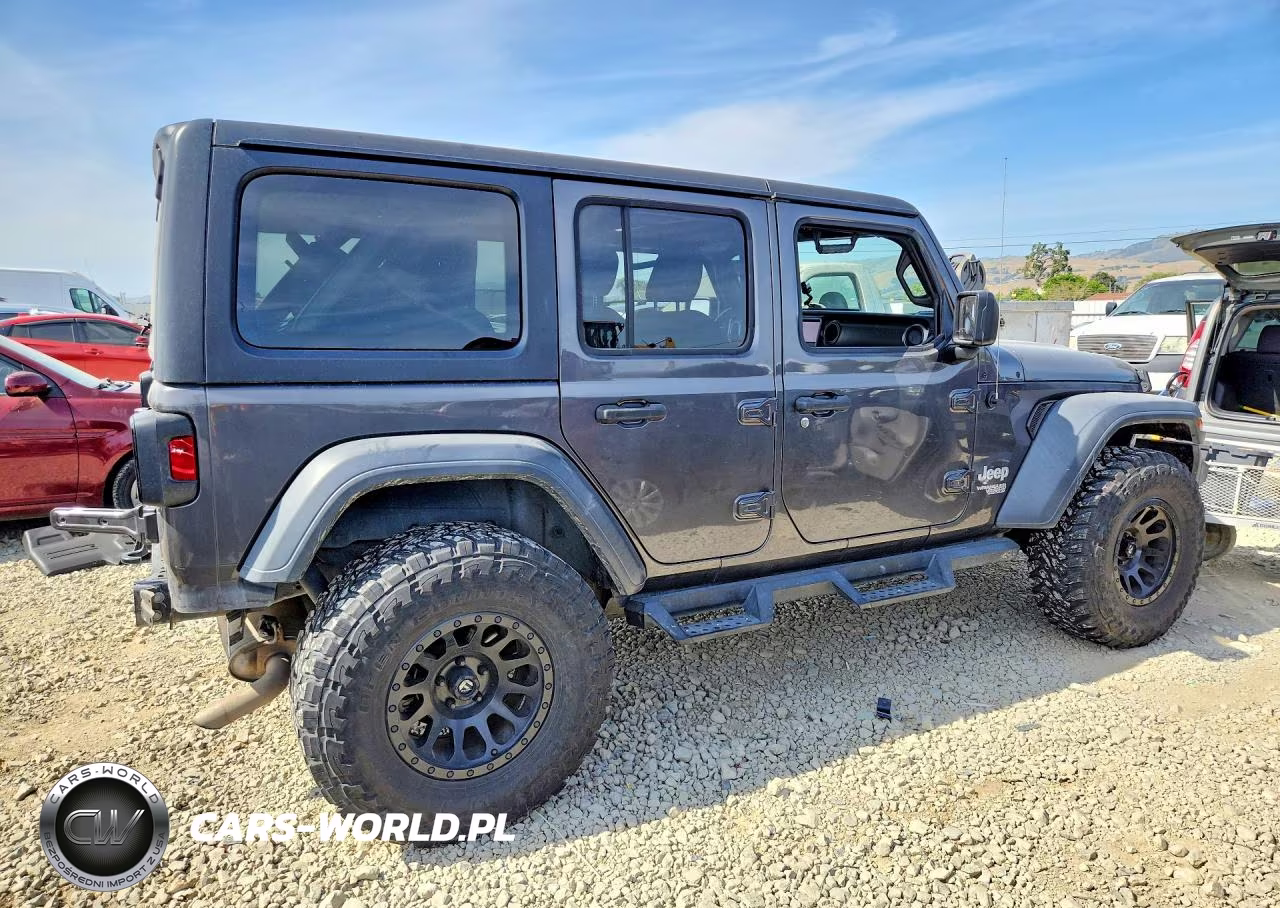 2018 Jeep Wrangler Unlimited Sport VIN:1C4HJXDN7JW189176 - 3