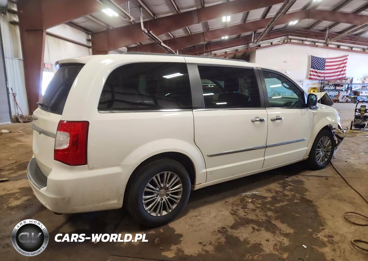 2013 Chrysler Town & Country Touring L VIN:2C4RC1CG2DR536196 - 3