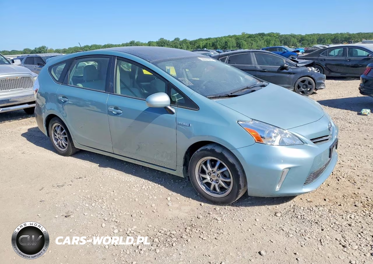 2014 Toyota Prius V Three VIN:JTDZN3EU8E3363612 - 4