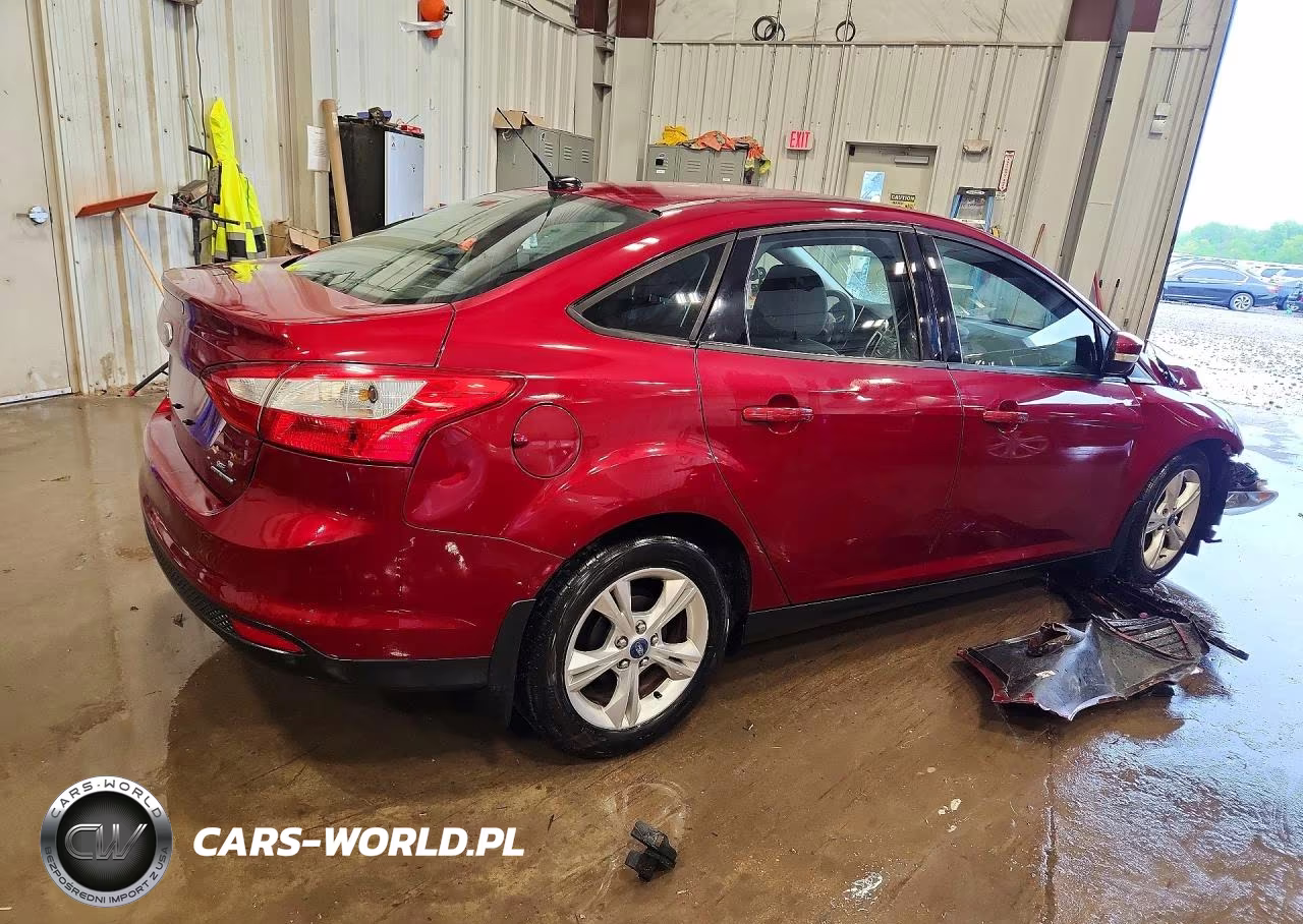 2014 Ford Focus Se VIN:1FADP3F26EL136216 - 3
