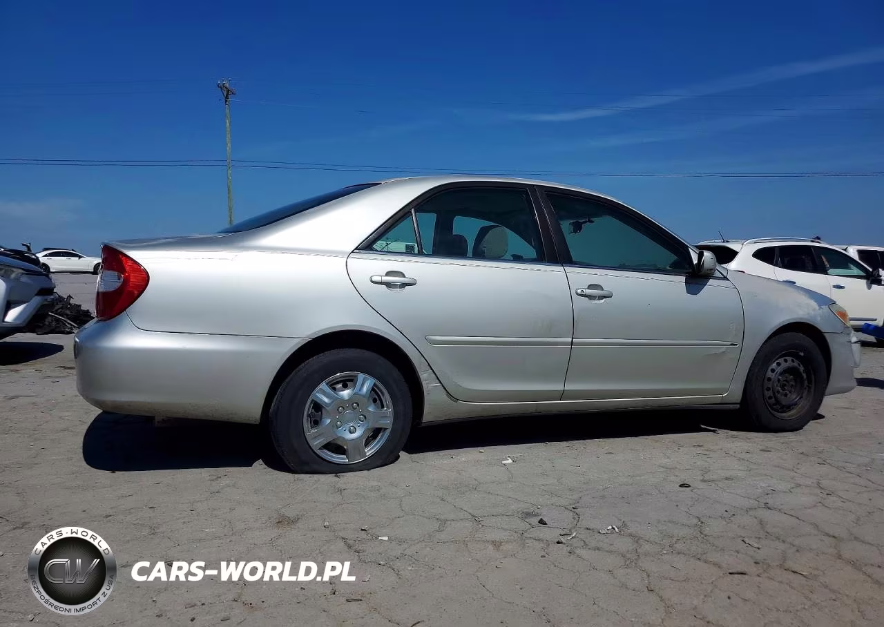 2003 Toyota Camry Le VIN:4T1BE32KX3U126207 - 3
