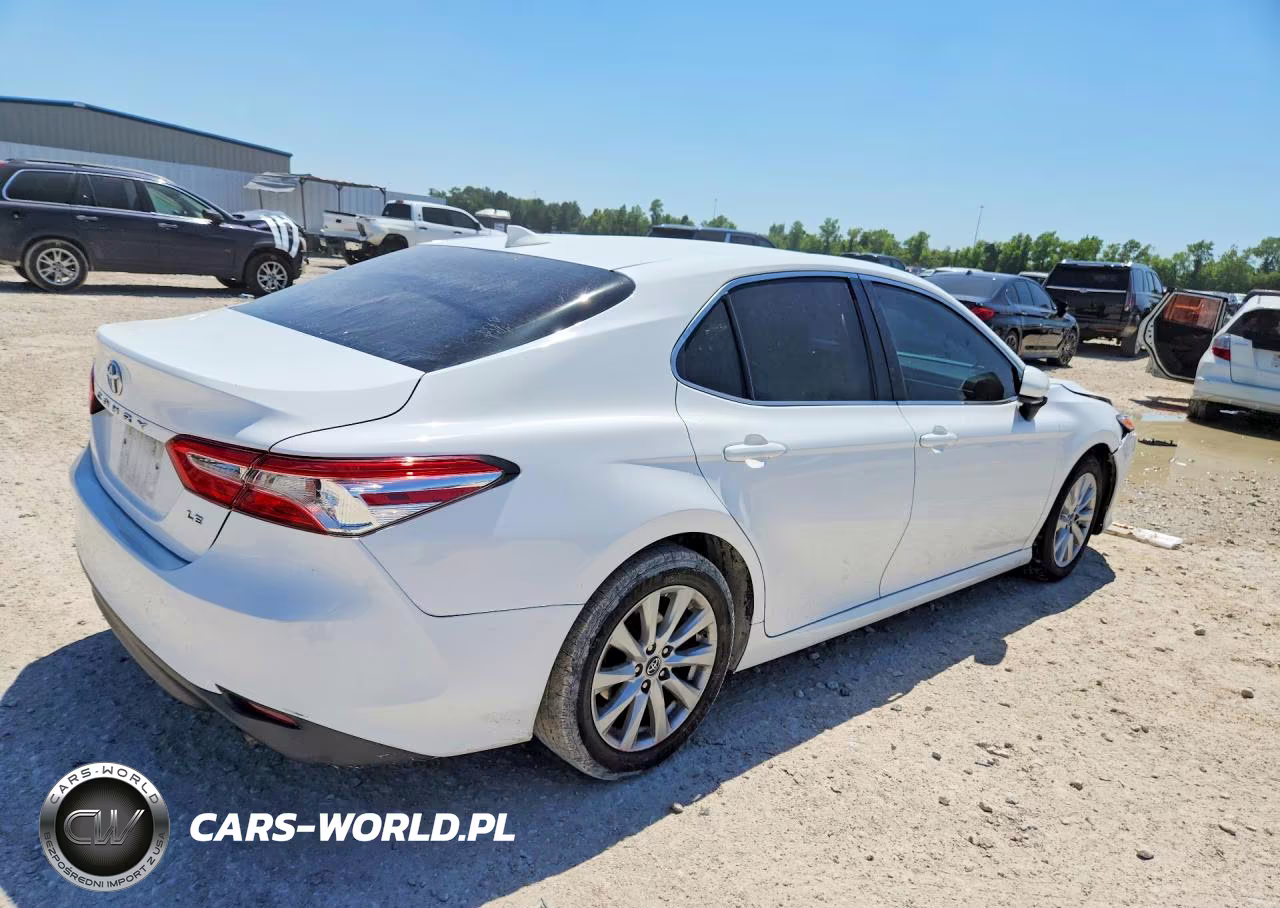 2019 Toyota Camry Le VIN:4T1B11HKXKU792411 - 3
