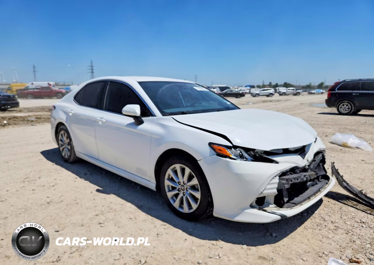 2019 Toyota Camry Le VIN:4T1B11HKXKU792411 - 4