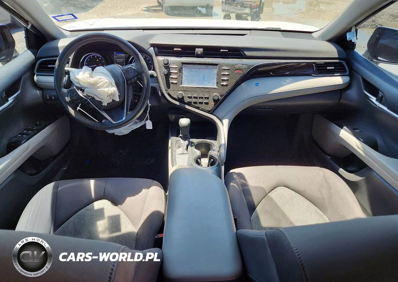 2019 Toyota Camry Le VIN:4T1B11HKXKU792411 - 8