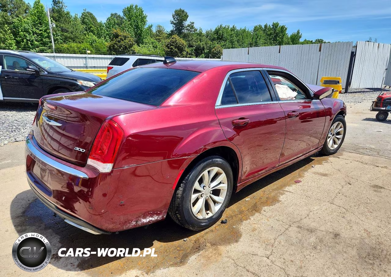 2015 Chrysler 300 Limited VIN:2C3CCAAGXFH830516 - 3