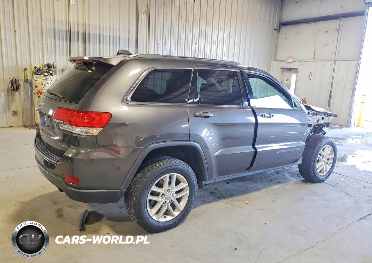 2017 Jeep Grand Cherokee Laredo VIN:1C4RJFAG7HC841665 - 3