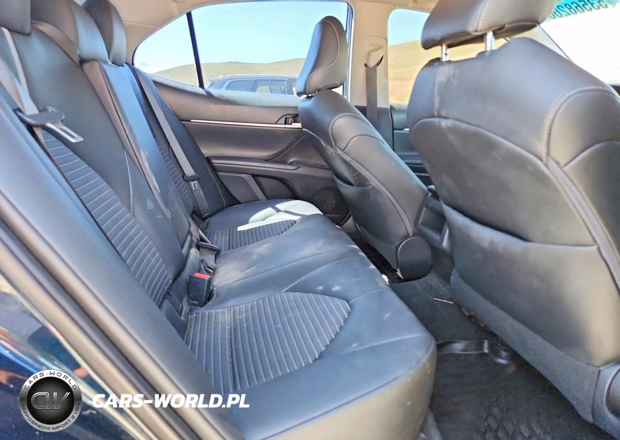 2018 Toyota Camry Se VIN:4T1B11HK6JU597162 - 10
