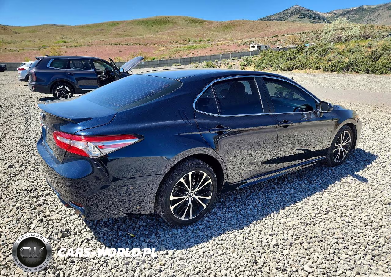 2018 Toyota Camry Se VIN:4T1B11HK6JU597162 - 3