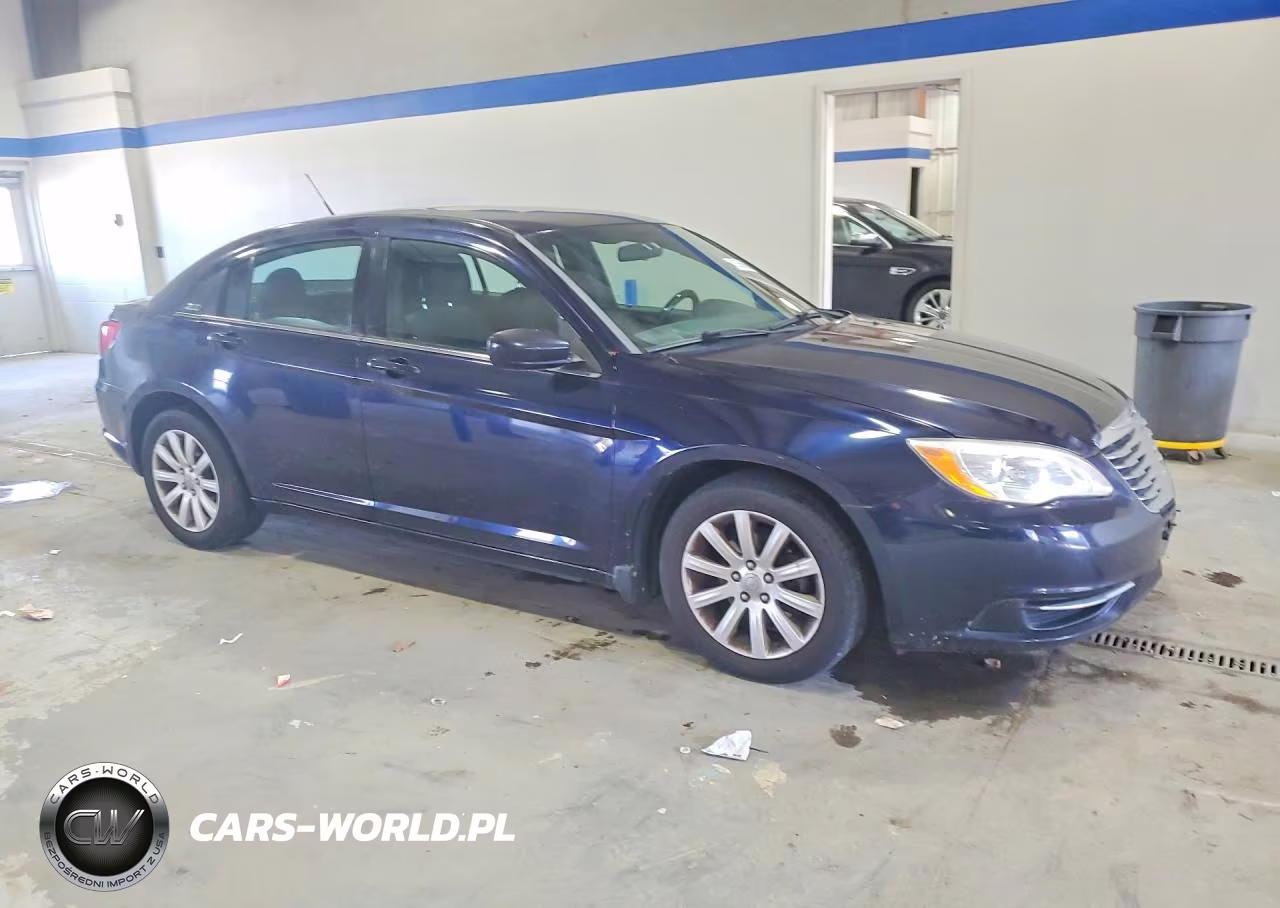 2011 Chrysler 200 Touring VIN:1C3BC1FG2BN525419 - 4