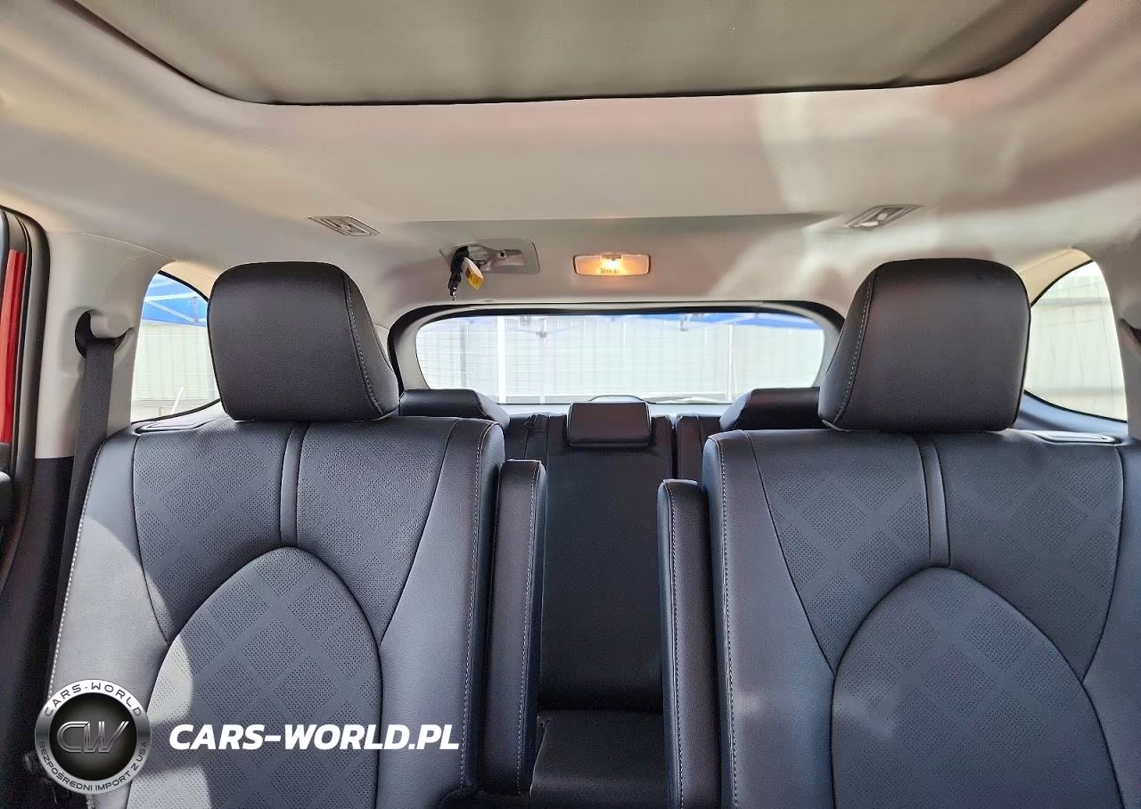 2026 Toyota Highlander Hybrid Platinum VIN:5TDEBRCH0TS705145 - 10