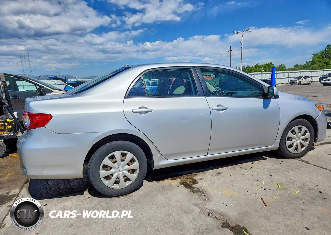 2011 Toyota Corolla Le VIN:JTDBU4EE9B9134075 - 3