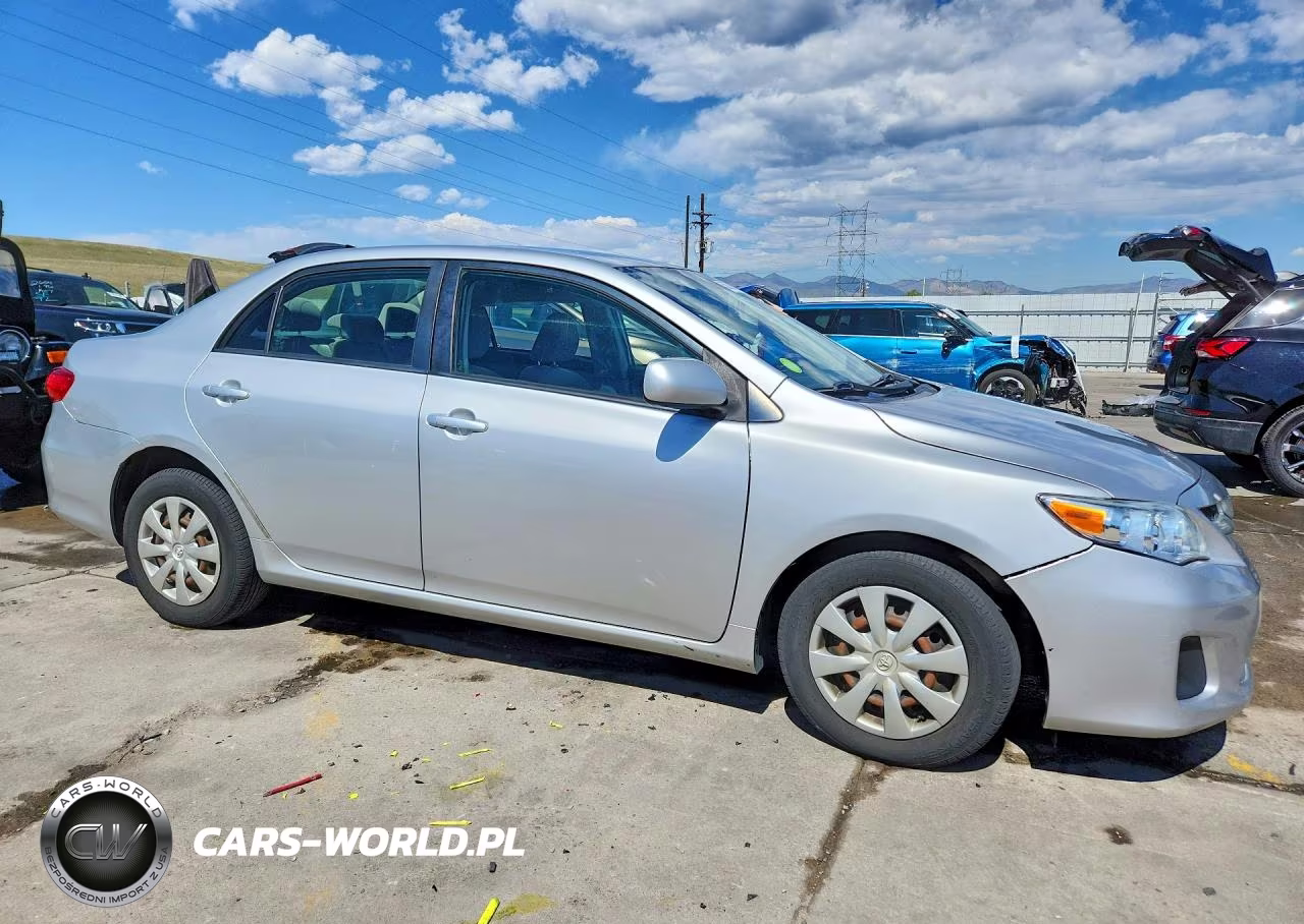 2011 Toyota Corolla Le VIN:JTDBU4EE9B9134075 - 4