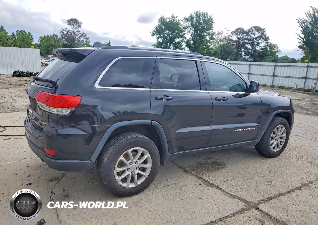 2016 Jeep Grand Cherokee Laredo VIN:1C4RJFAG0GC349171 - 3