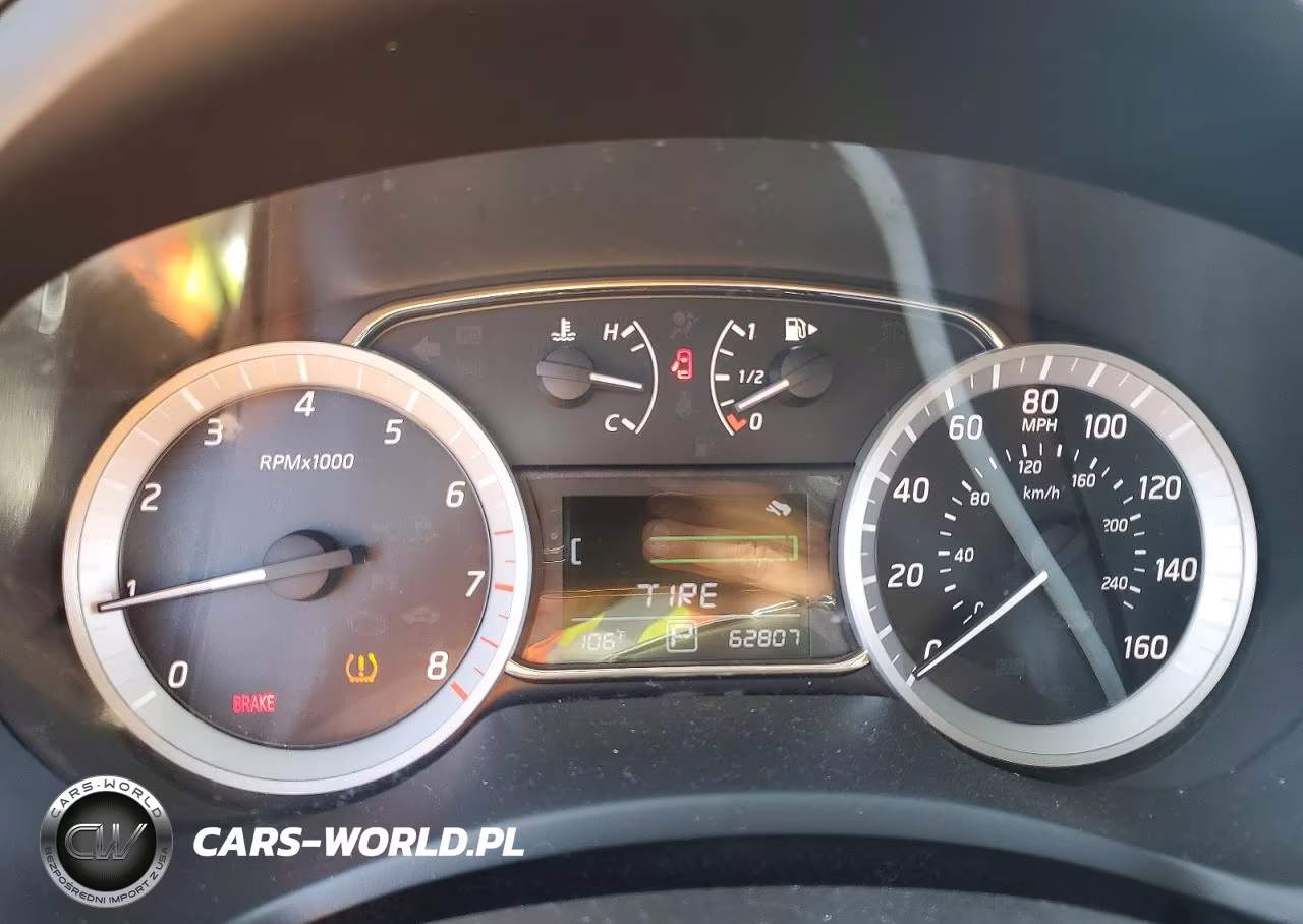 2015 Nissan Sentra Sr VIN:3N1AB7AP8FY360802 - 9