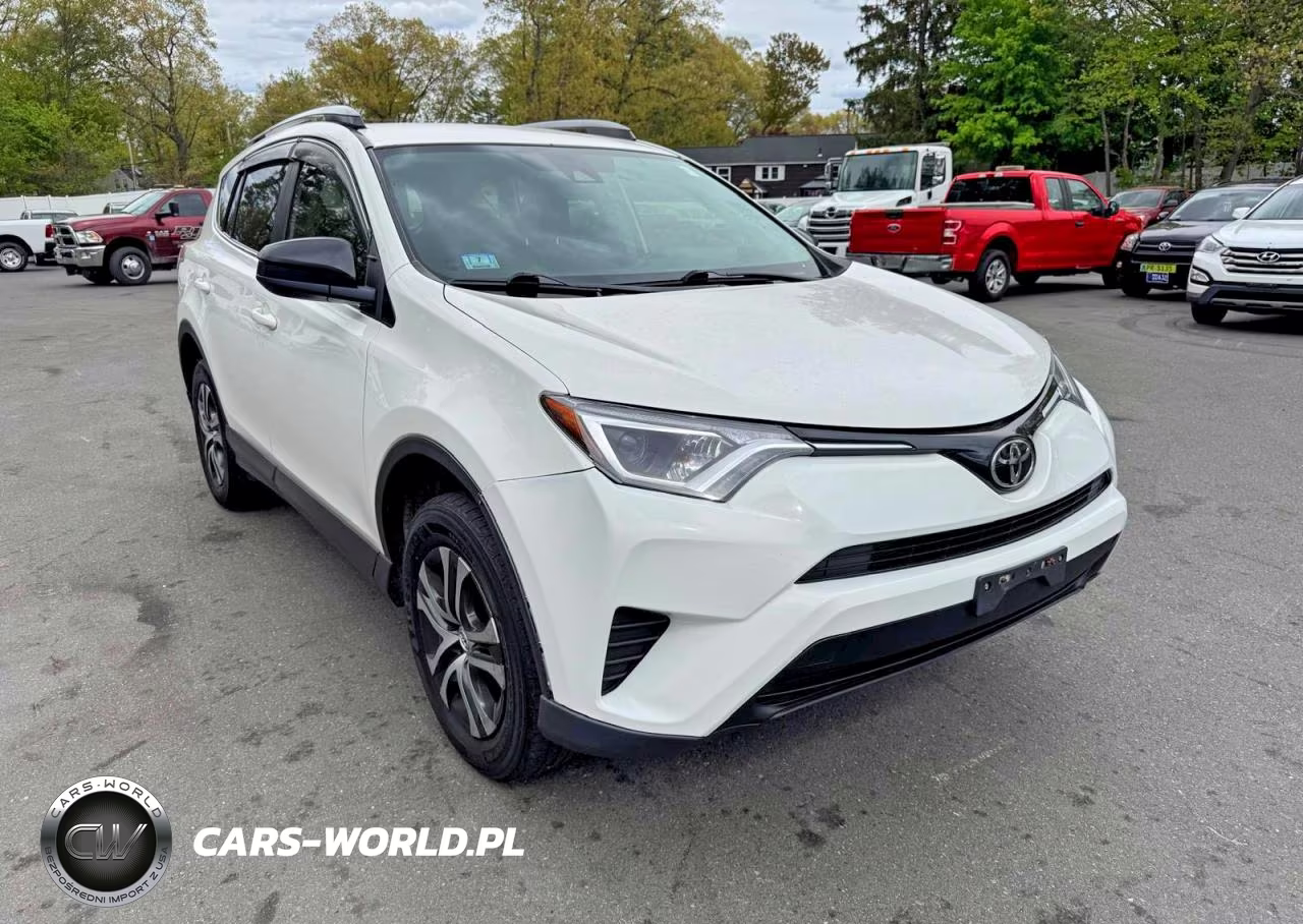 2018 Toyota Rav4 Le VIN:JTMBFREV8JJ219977 - 4
