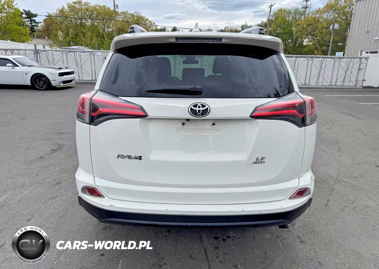 2018 Toyota Rav4 Le VIN:JTMBFREV8JJ219977 - 6