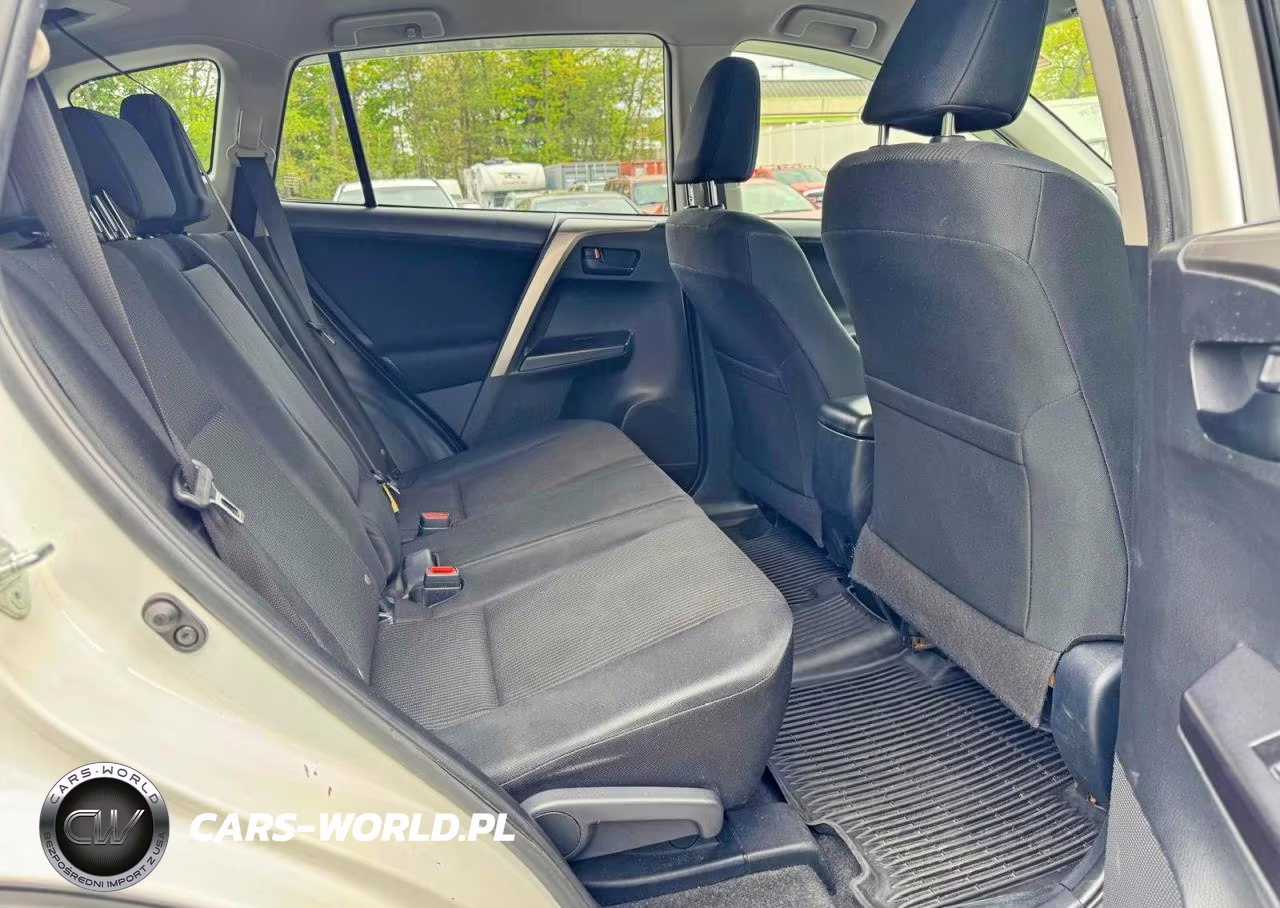 2018 Toyota Rav4 Le VIN:JTMBFREV8JJ219977 - 9