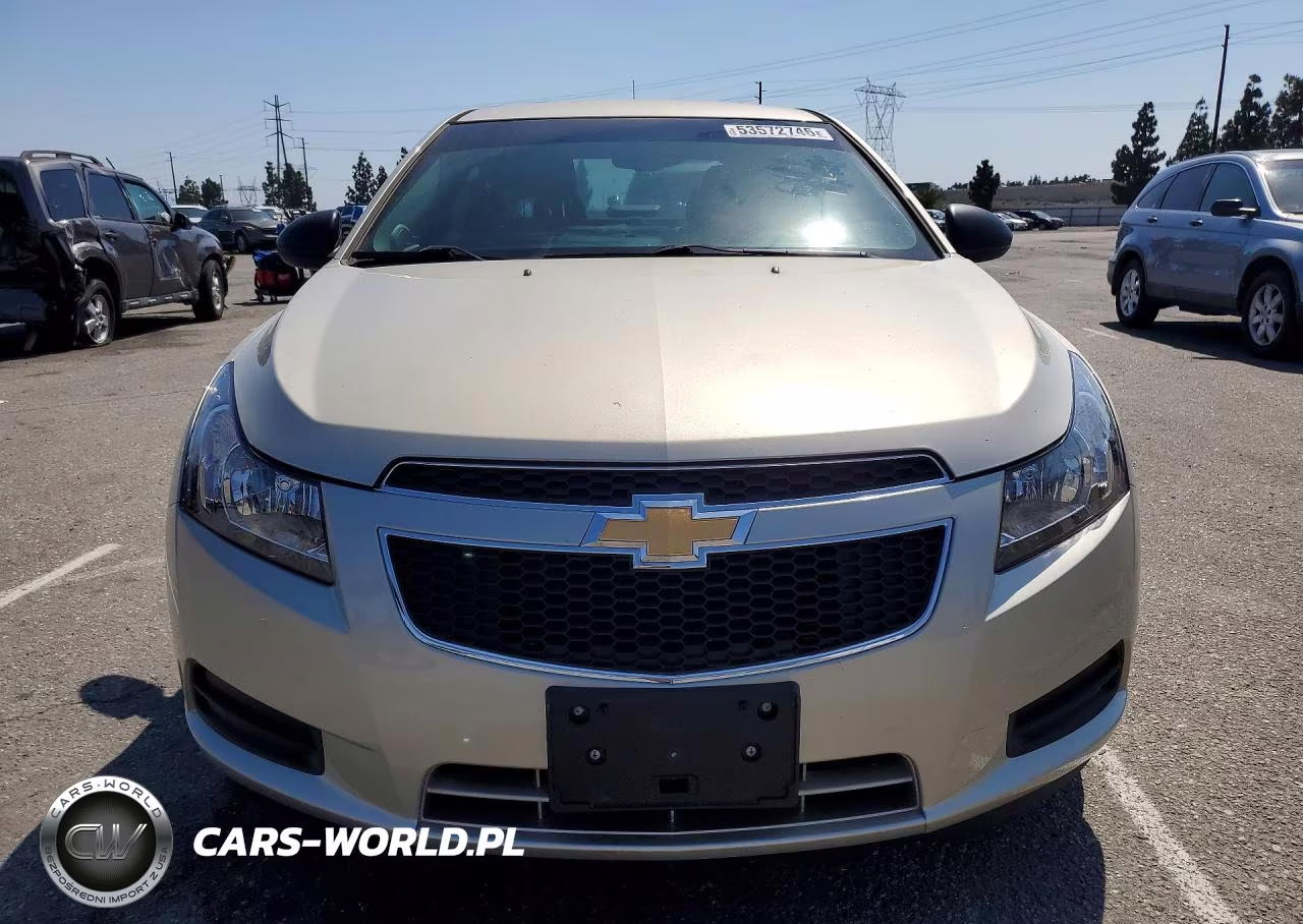 2014 Chevrolet Cruze Ls VIN:1G1PA5SG8E7486129 - 5