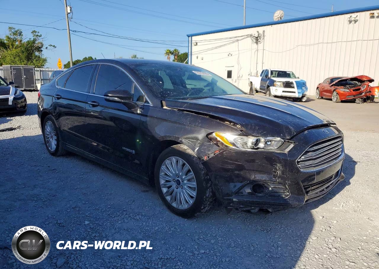 2015 Ford Fusion Se Hybrid VIN:3FA6P0LU3FR157556 - 4