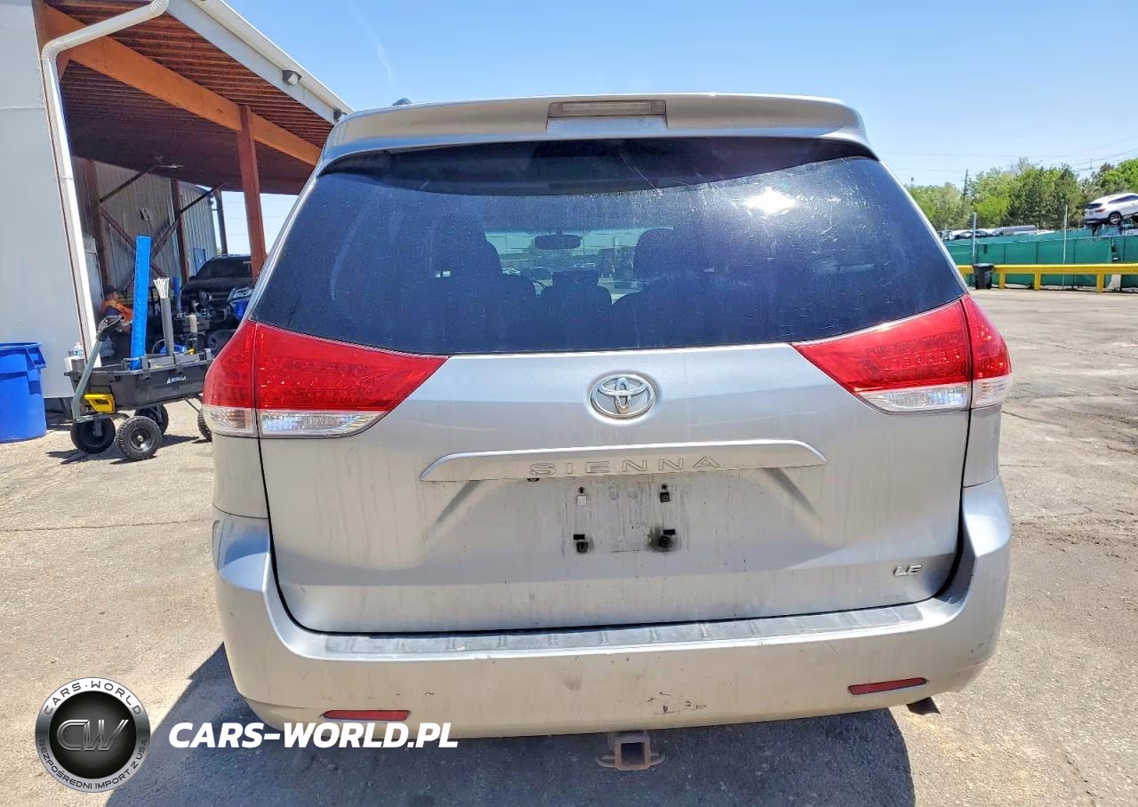 2013 Toyota Sienna Le VIN:5TDKK3DC2DS401318 - 6