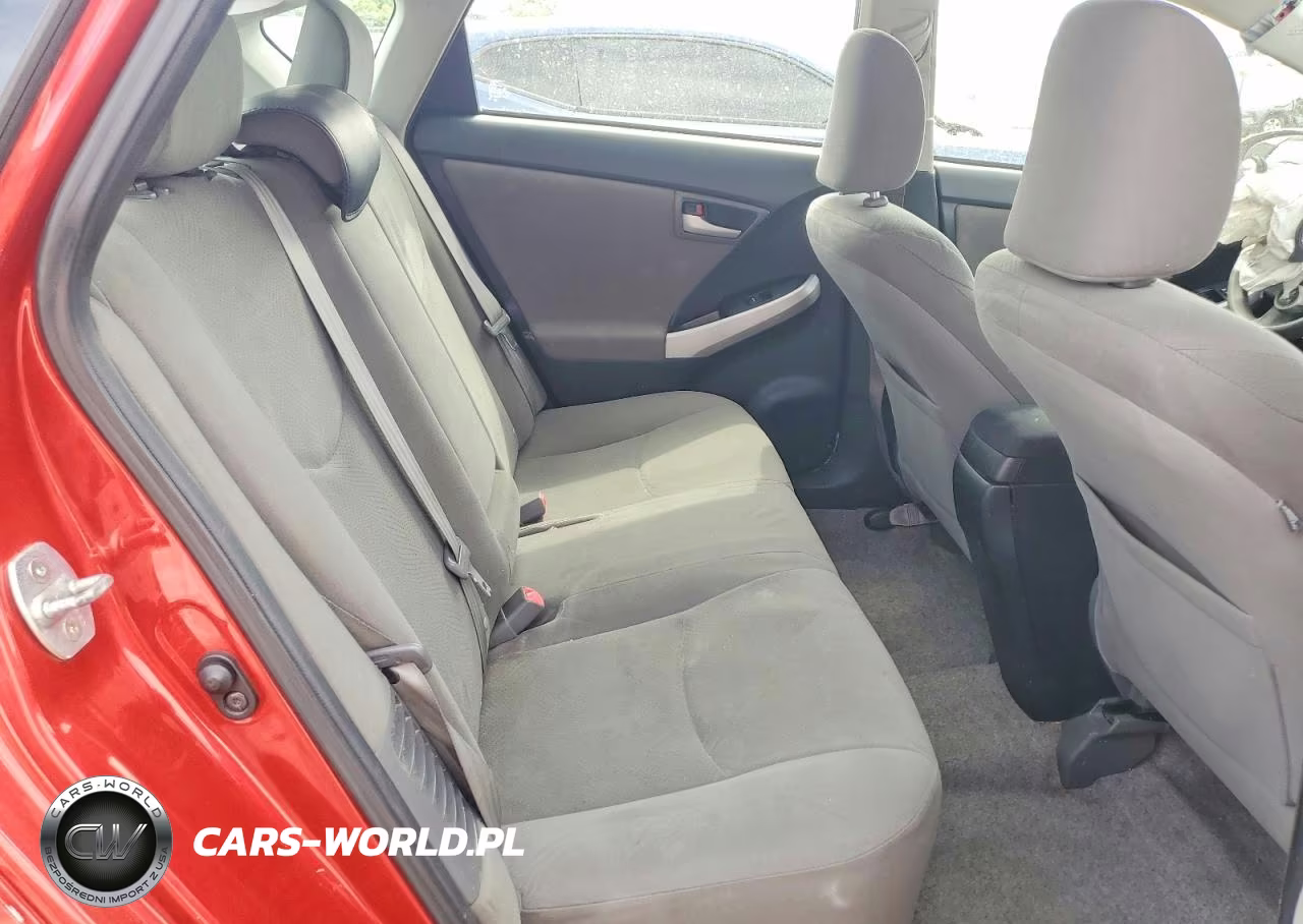 2013 Toyota Prius Two VIN:JTDKN3DU6D5570439 - 10