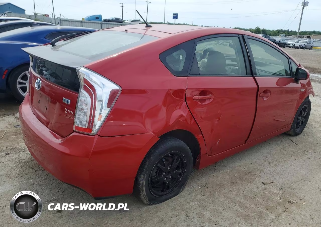 2013 Toyota Prius Two VIN:JTDKN3DU6D5570439 - 3