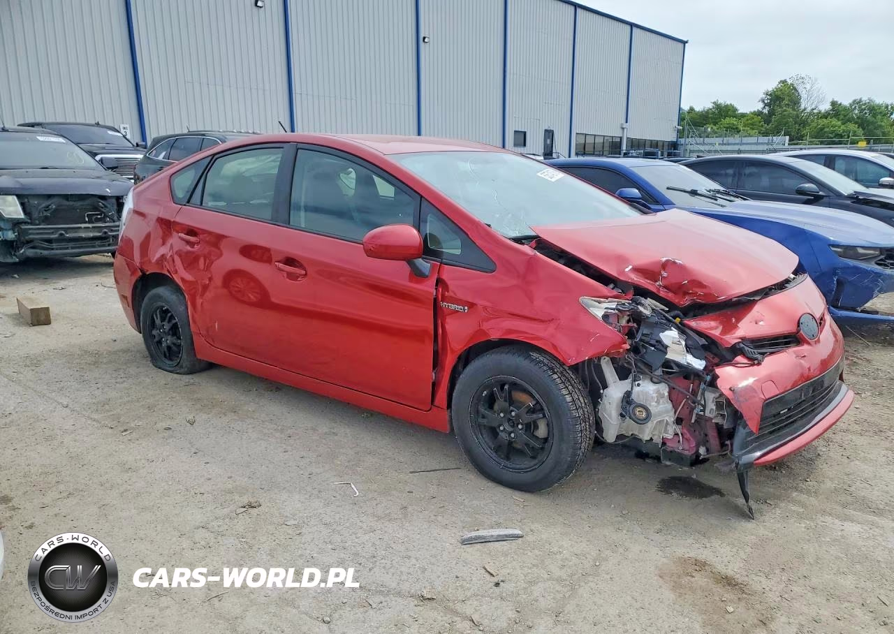 2013 Toyota Prius Two VIN:JTDKN3DU6D5570439 - 4