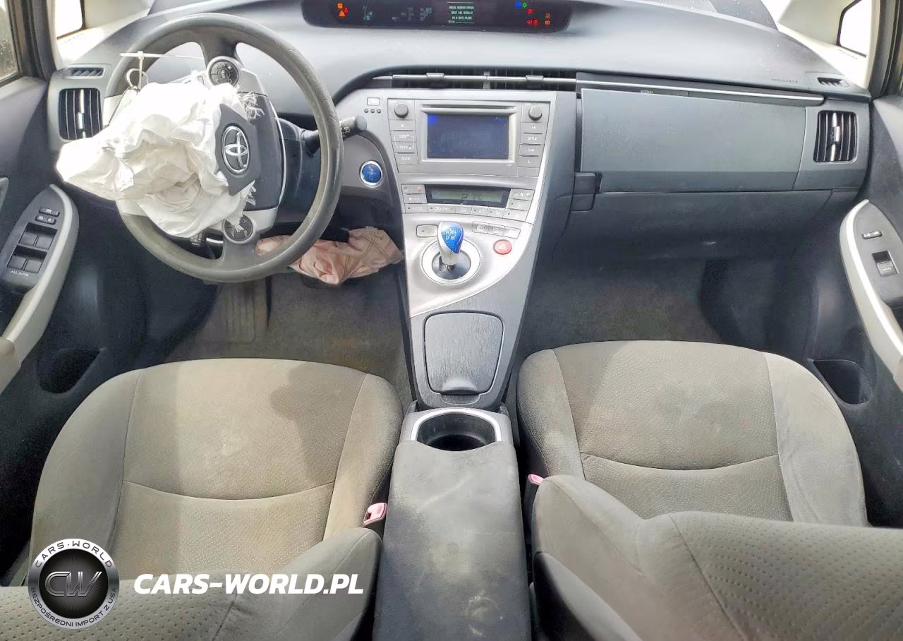 2013 Toyota Prius Two VIN:JTDKN3DU6D5570439 - 8