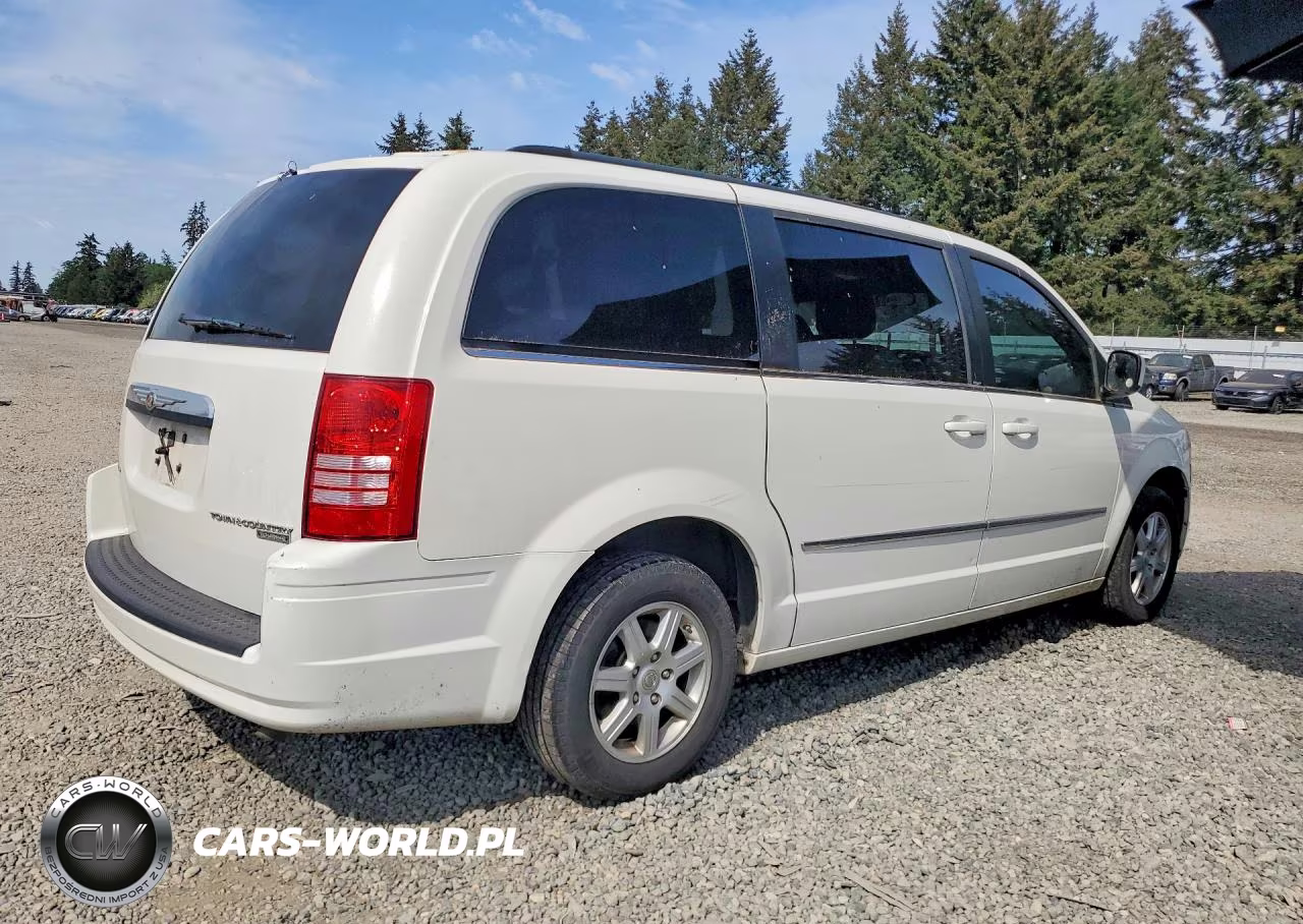 2010 Chrysler Town & Country Touring VIN:2A4RR5D1XAR346247 - 3